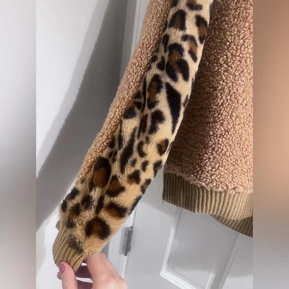 NWOT Leopard Print Sweater - Picture 2 of 4